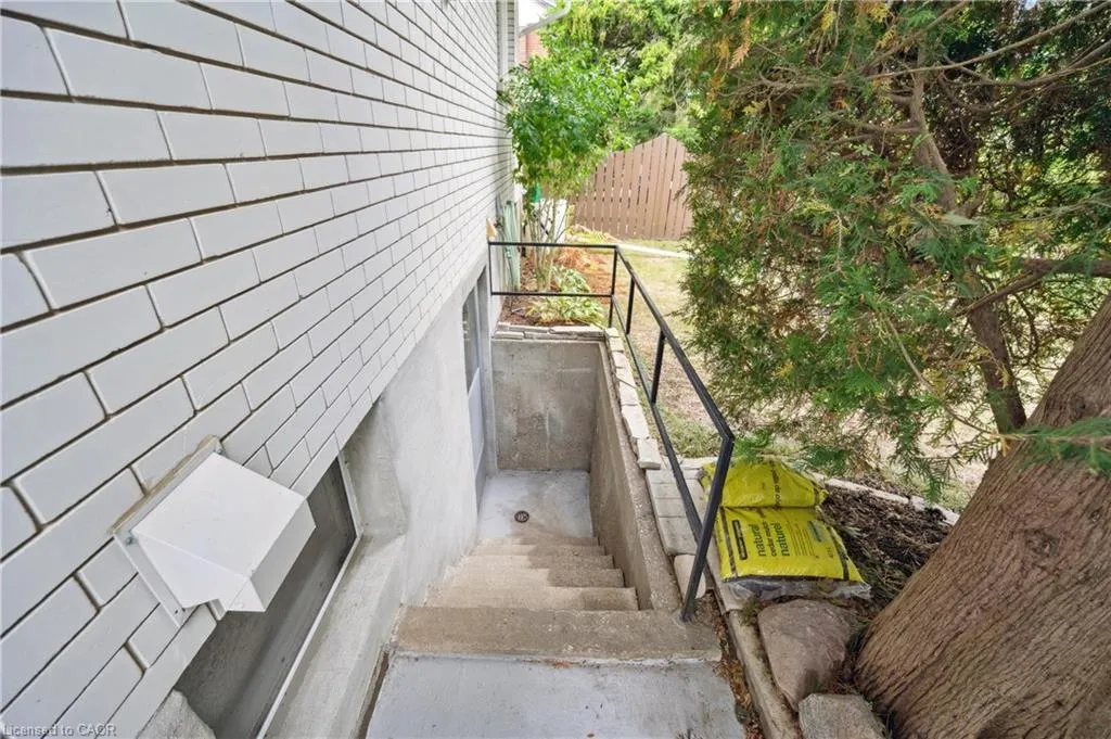 18 Simpson Avenue