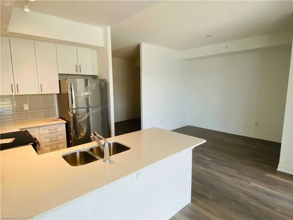 550 North Service Road, #213