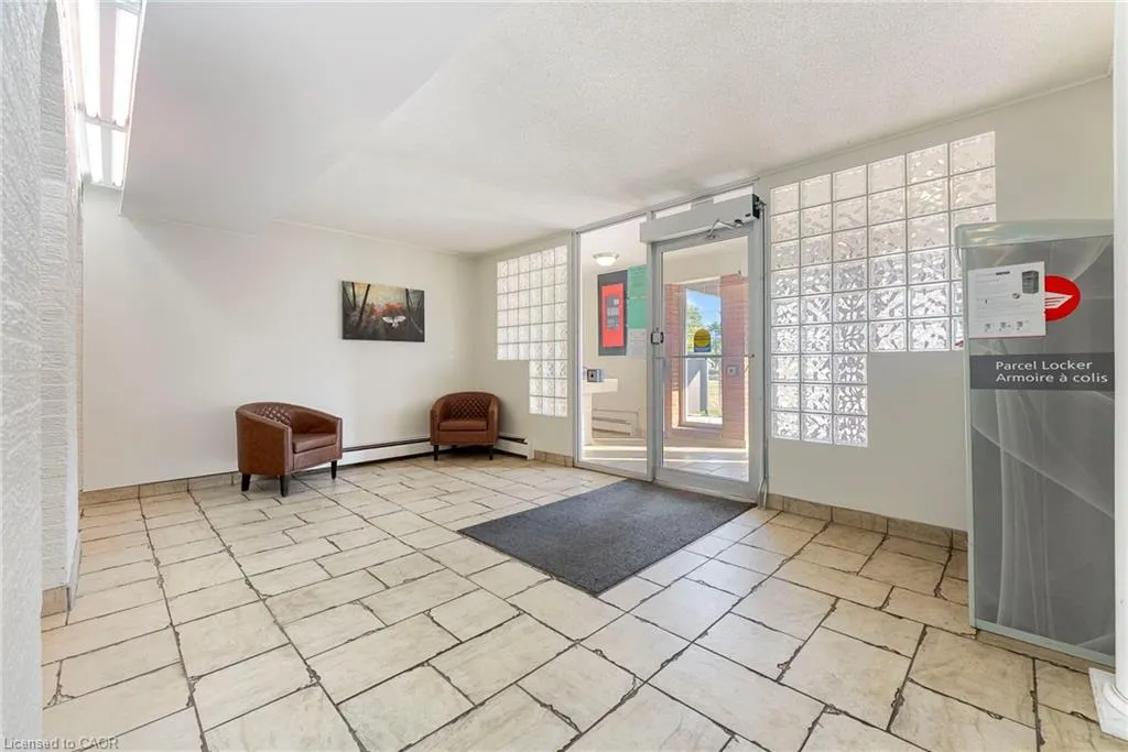 851 Queenston Drive, #802