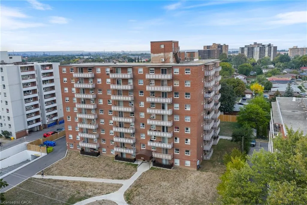 851 Queenston Drive, #802