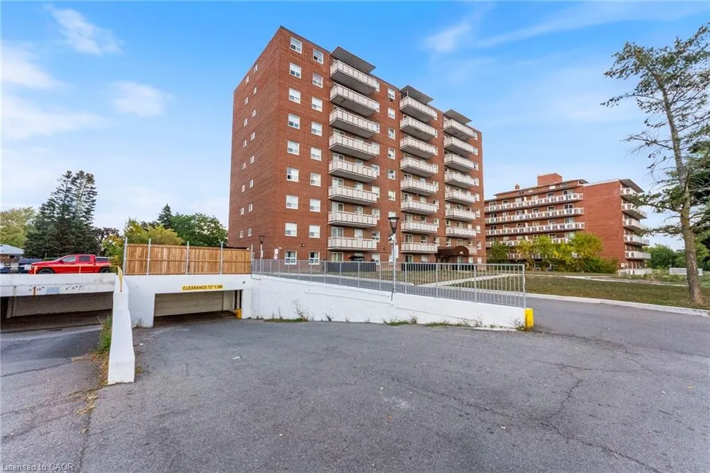 851 Queenston Drive, #802