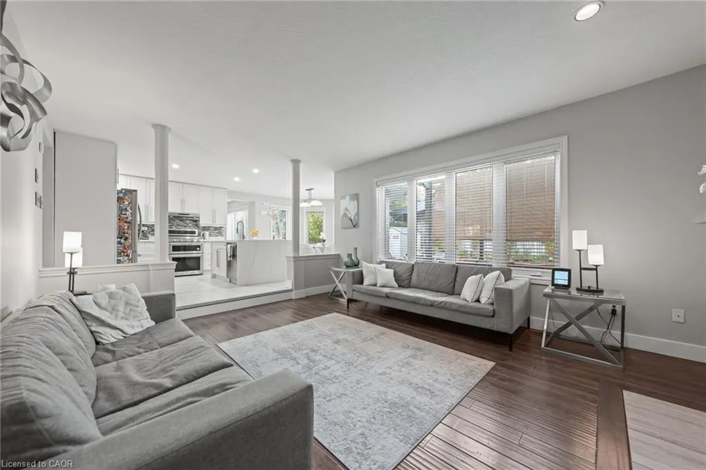 715 Burnett Avenue