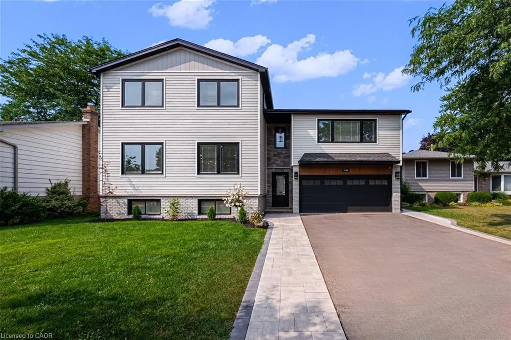 5199 Broughton Crescent