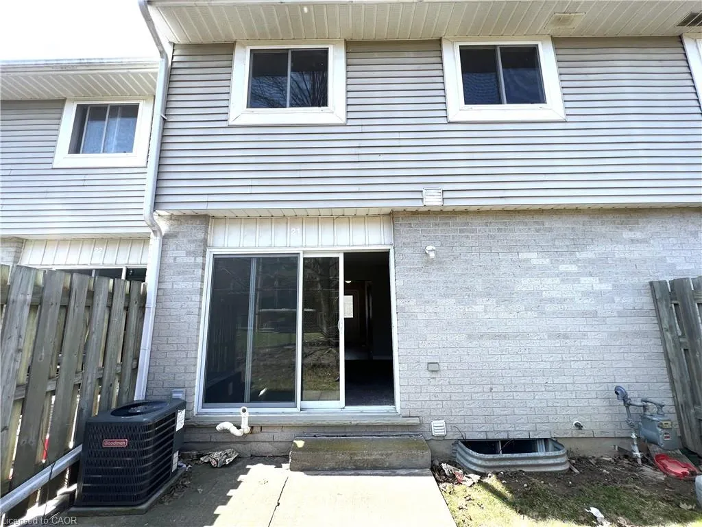 125 Sekura Crescent, #21