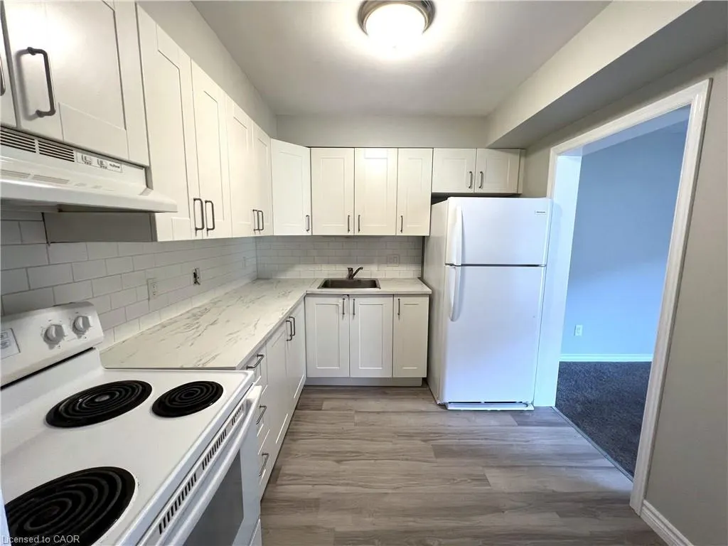125 Sekura Crescent, #21