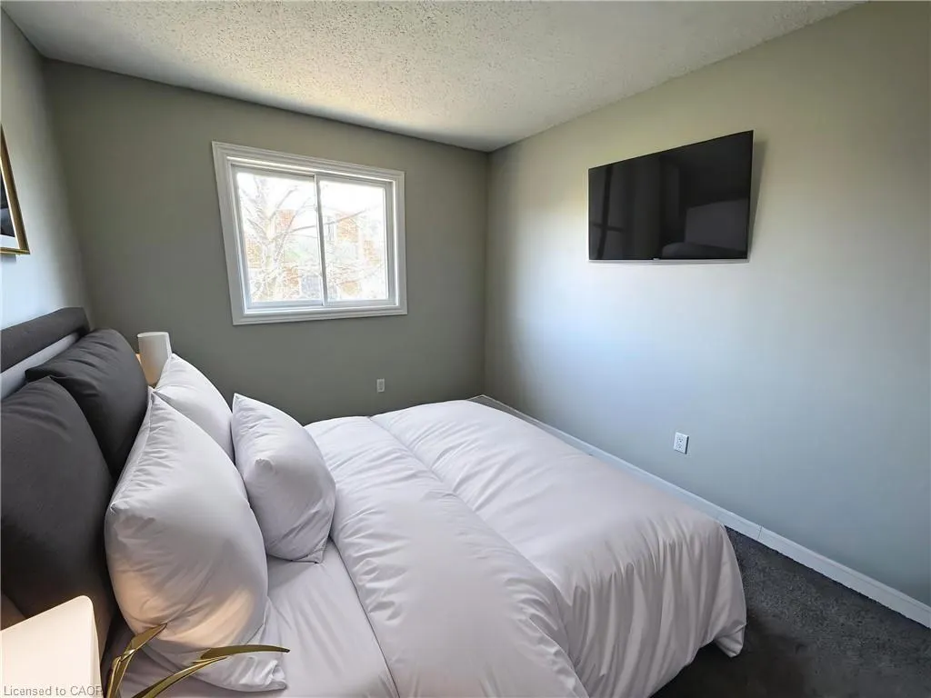 125 Sekura Crescent, #21