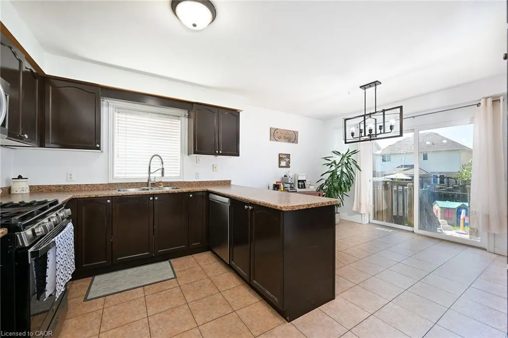 22 Bates Avenue