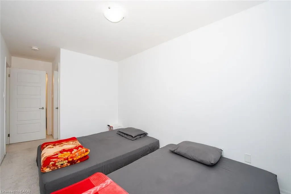 9 Shedrow Place Place