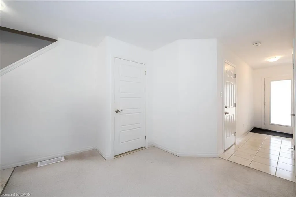 9 Shedrow Place Place