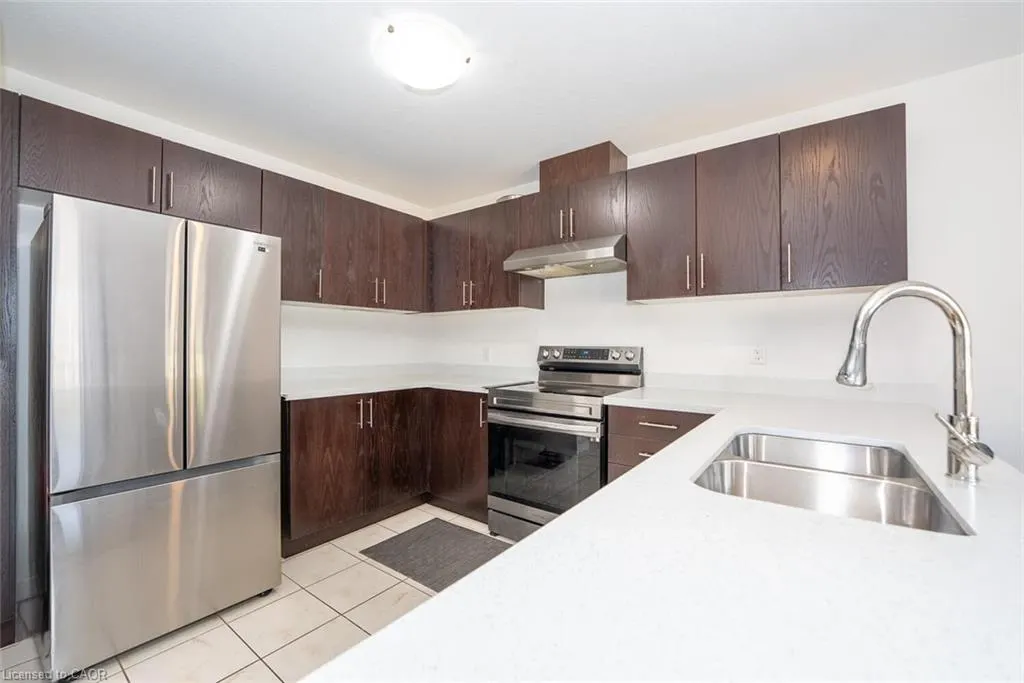 9 Shedrow Place Place