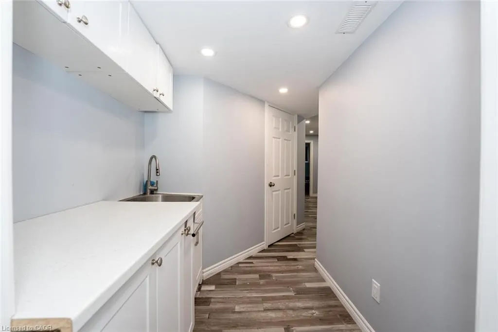 9 Shedrow Place Place