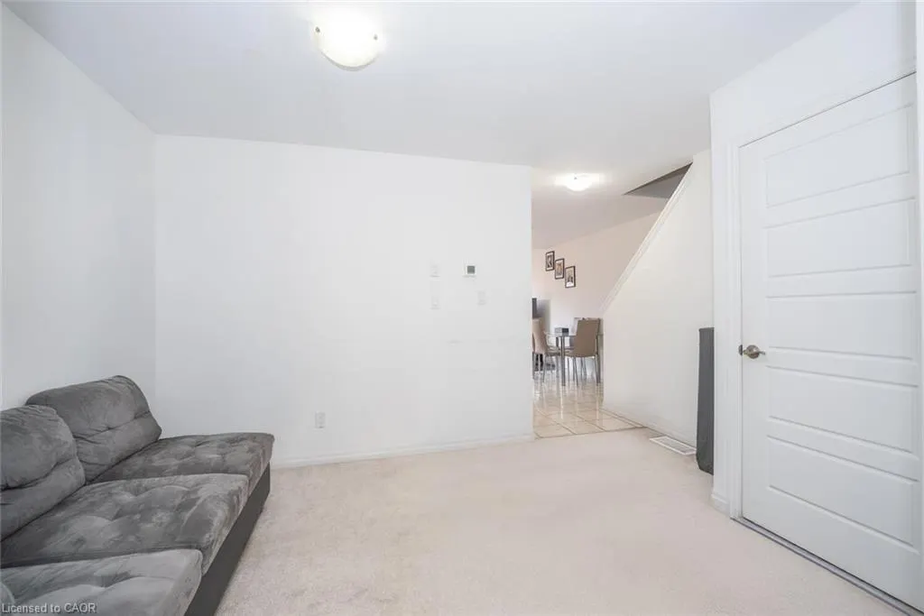 9 Shedrow Place Place