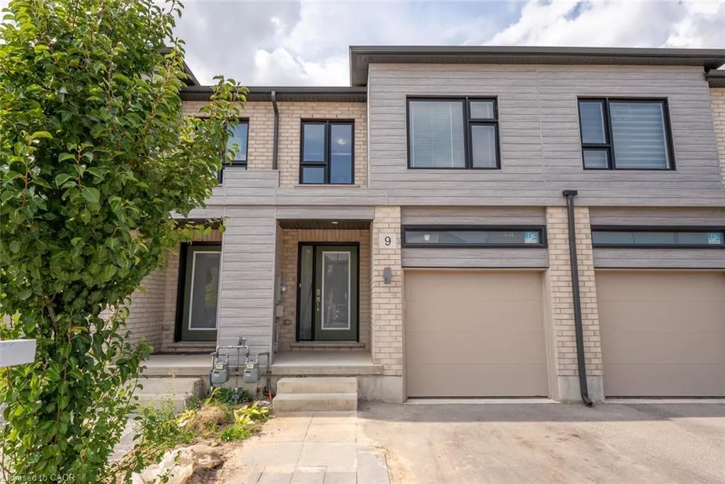 9 Shedrow Place Place