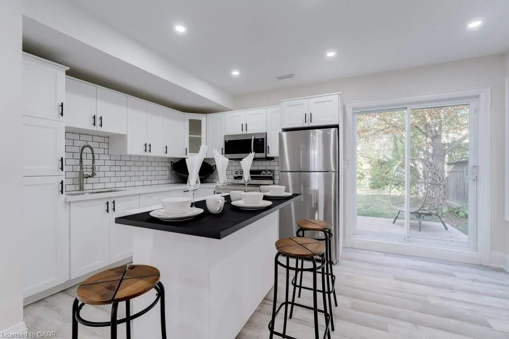 38 East 16th Street