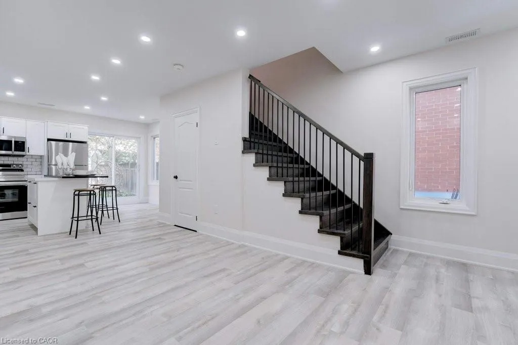 38 East 16th Street