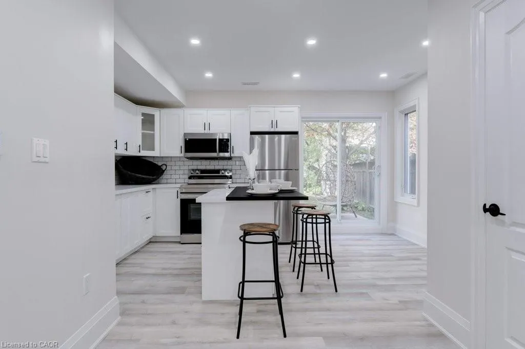 38 East 16th Street