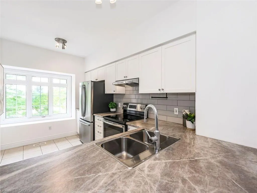 5080 Fairview Street, #15