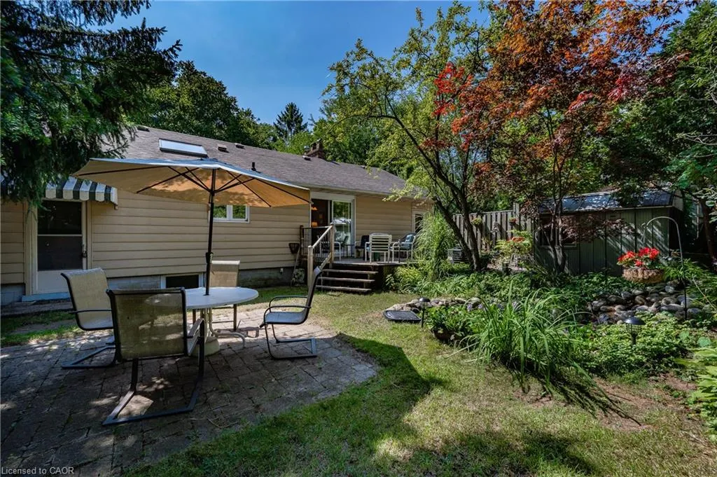 557 Stillwater Crescent