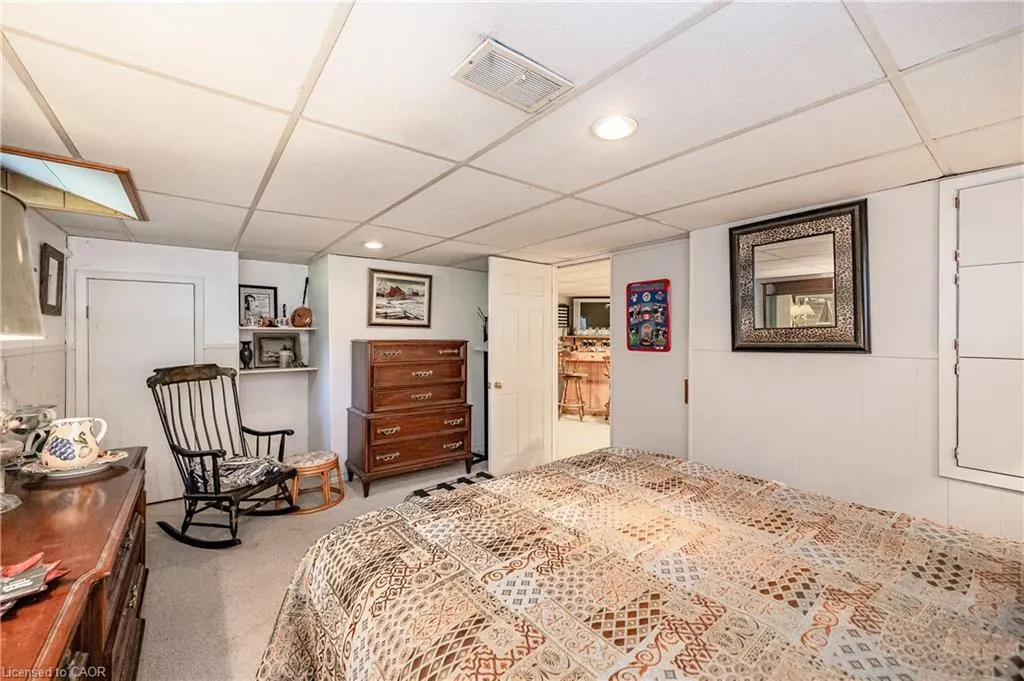 557 Stillwater Crescent