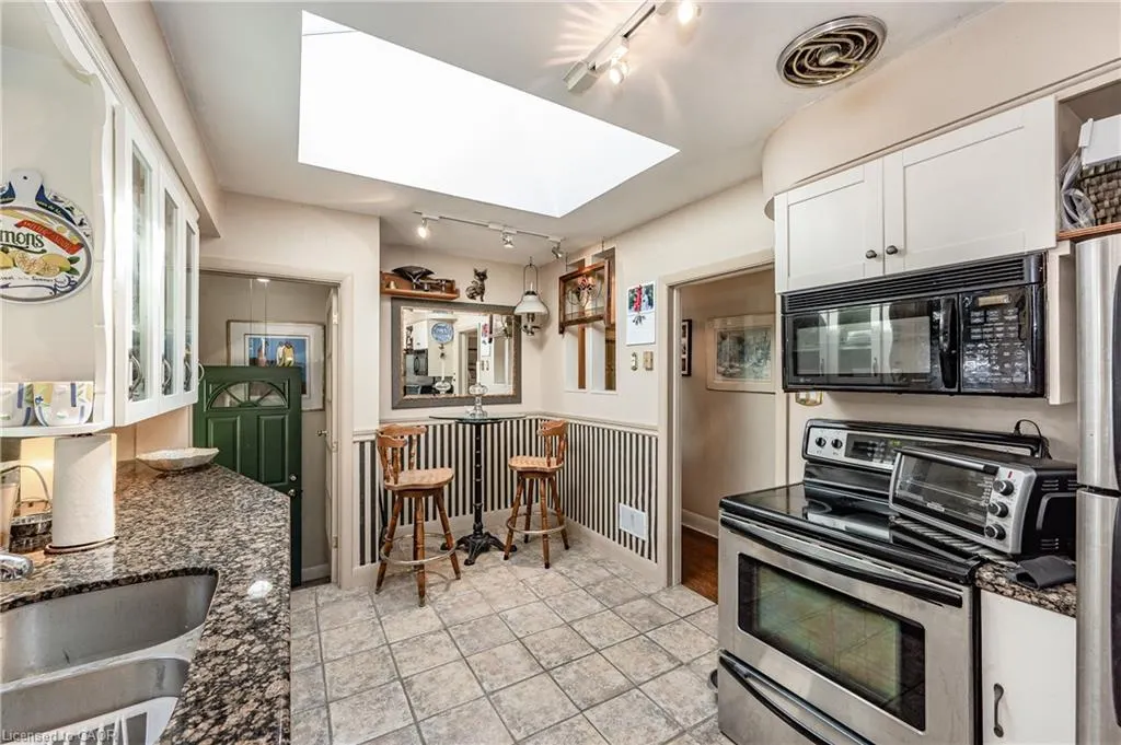 557 Stillwater Crescent