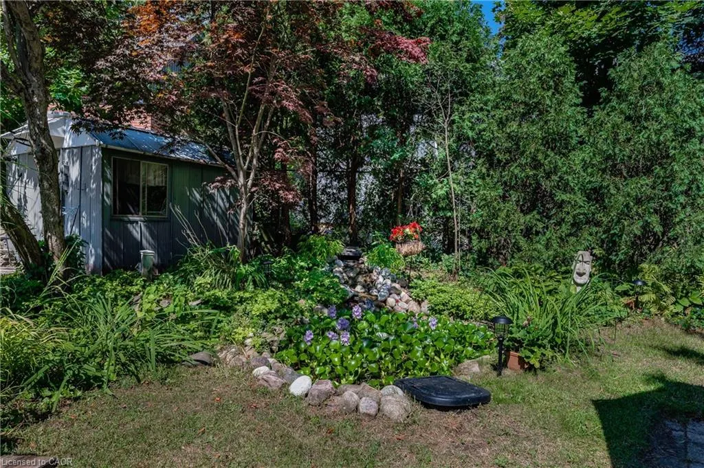557 Stillwater Crescent