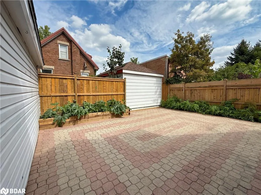 33 Havelock Street