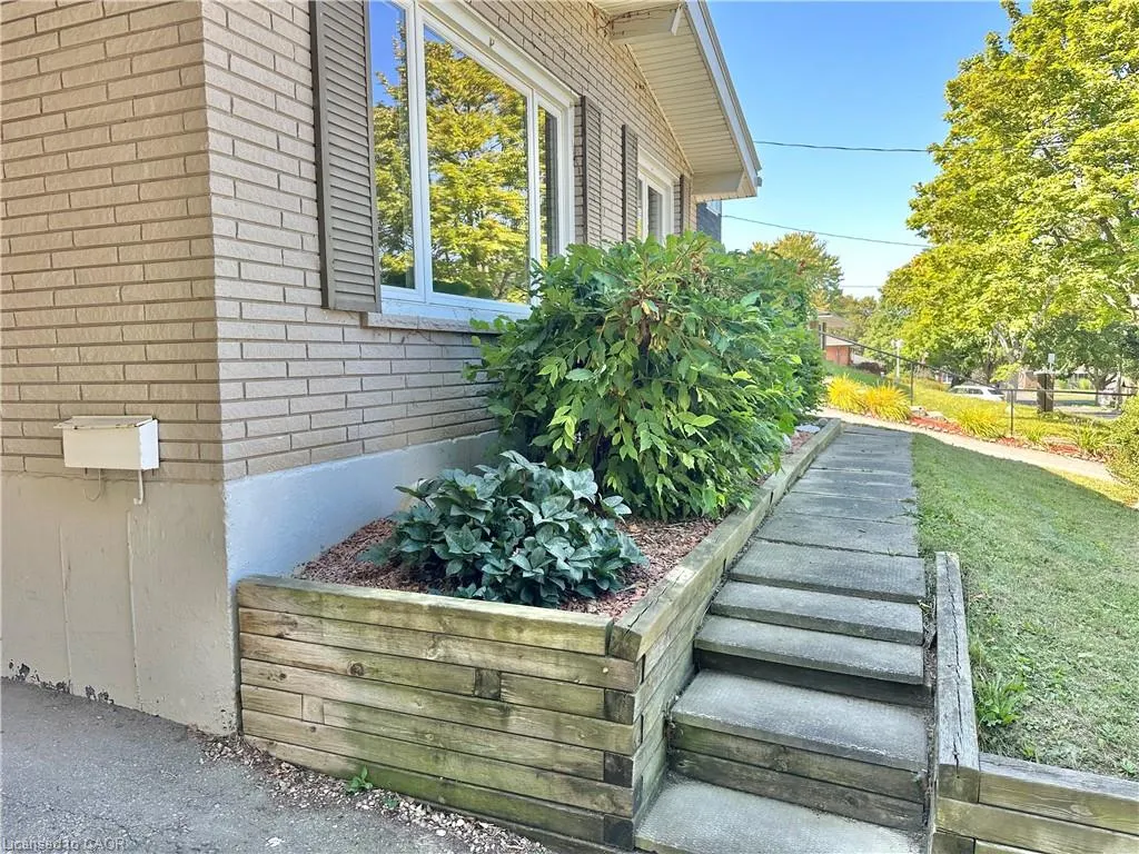 8 Howard Street