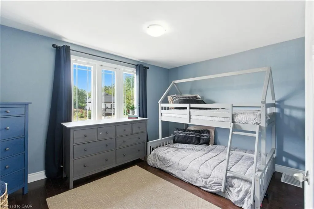289 East 25th Street
