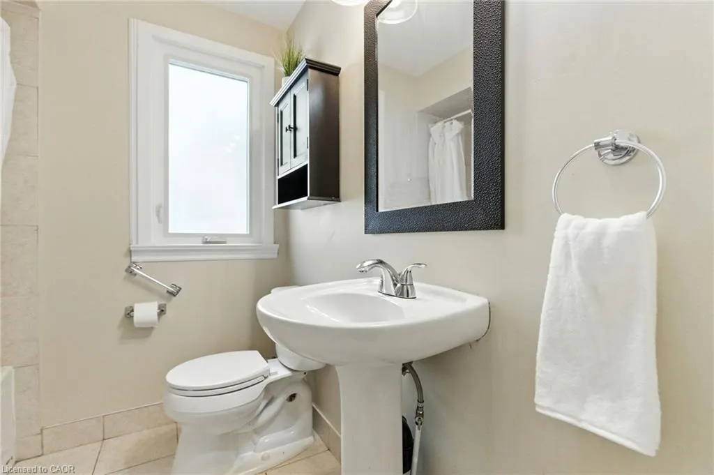 289 East 25th Street