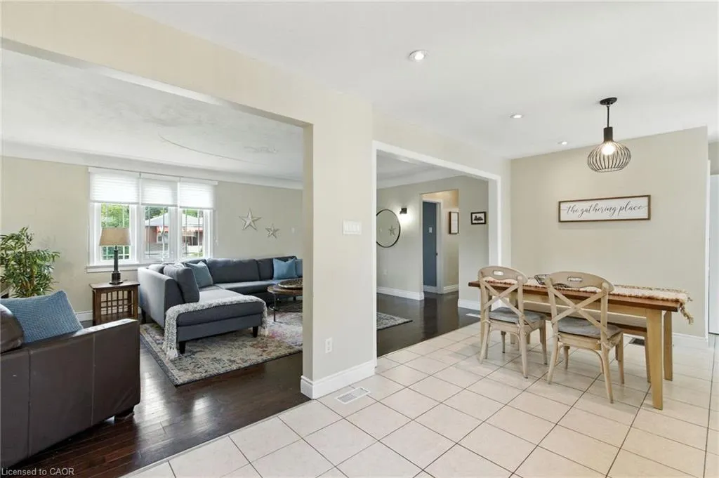 289 East 25th Street