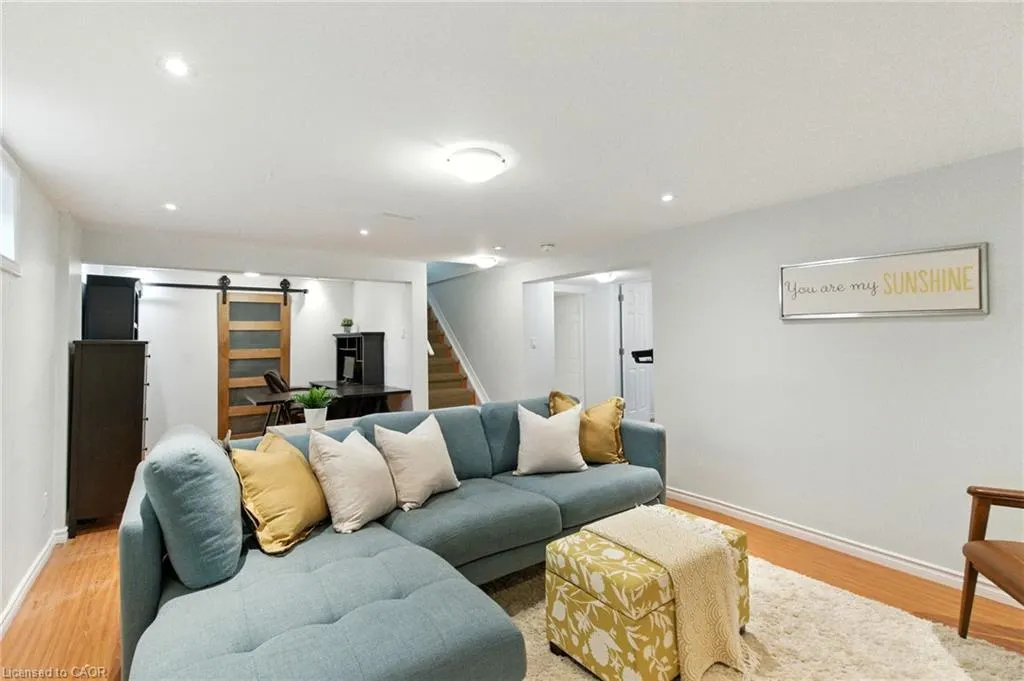 289 East 25th Street