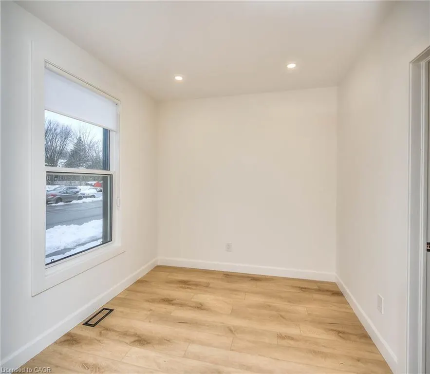 2 Esson Street
