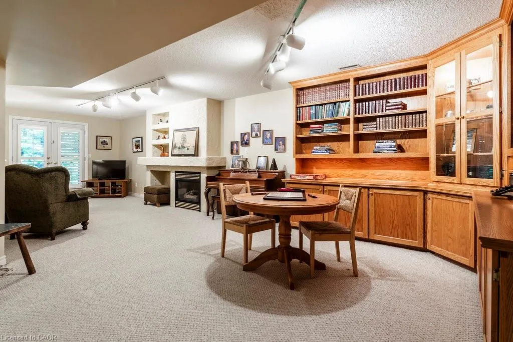 1095 Skyview Drive, #2