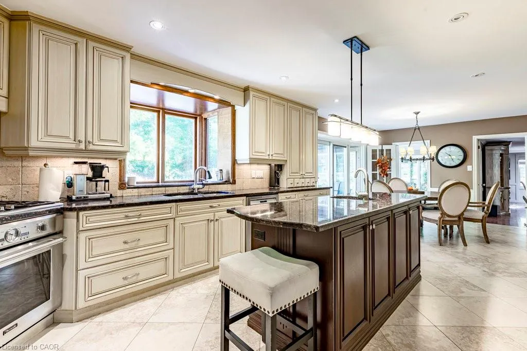 225 Shoreacres Road