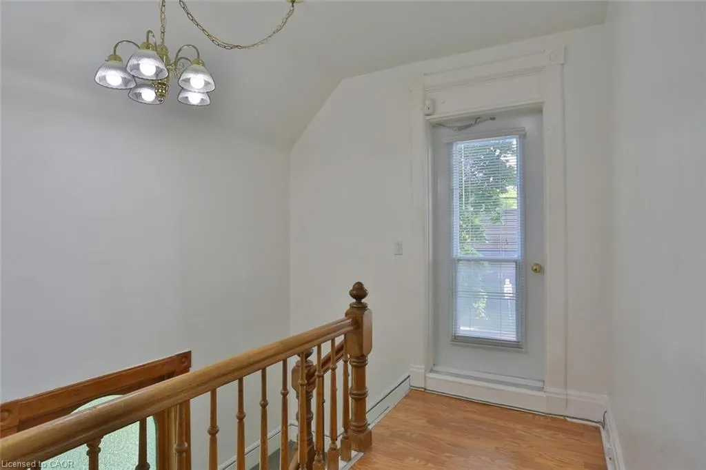 127 Duke Street E