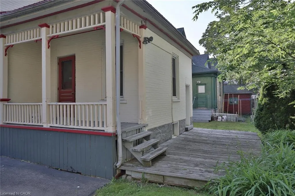 127 Duke Street E