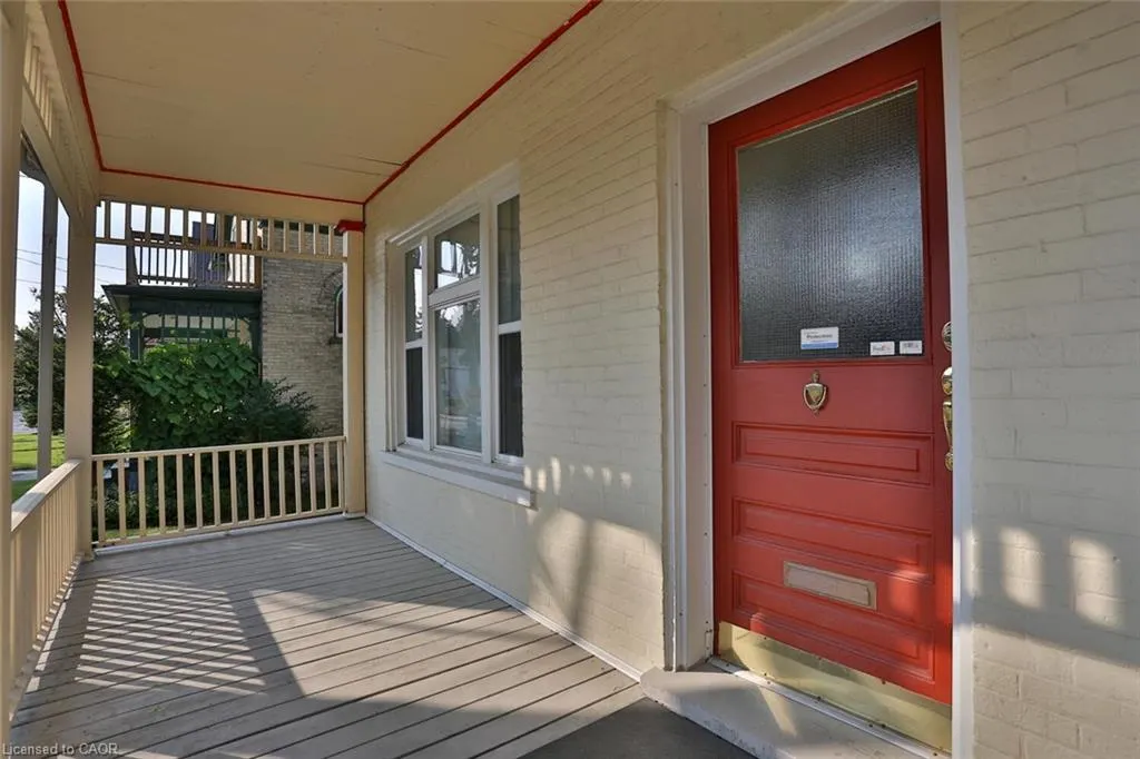 127 Duke Street E
