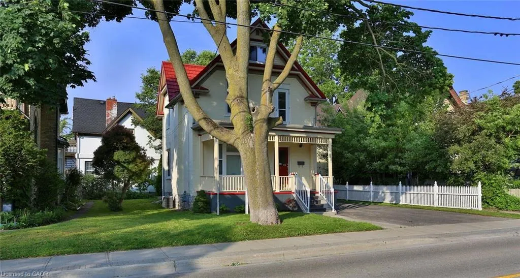127 Duke Street E
