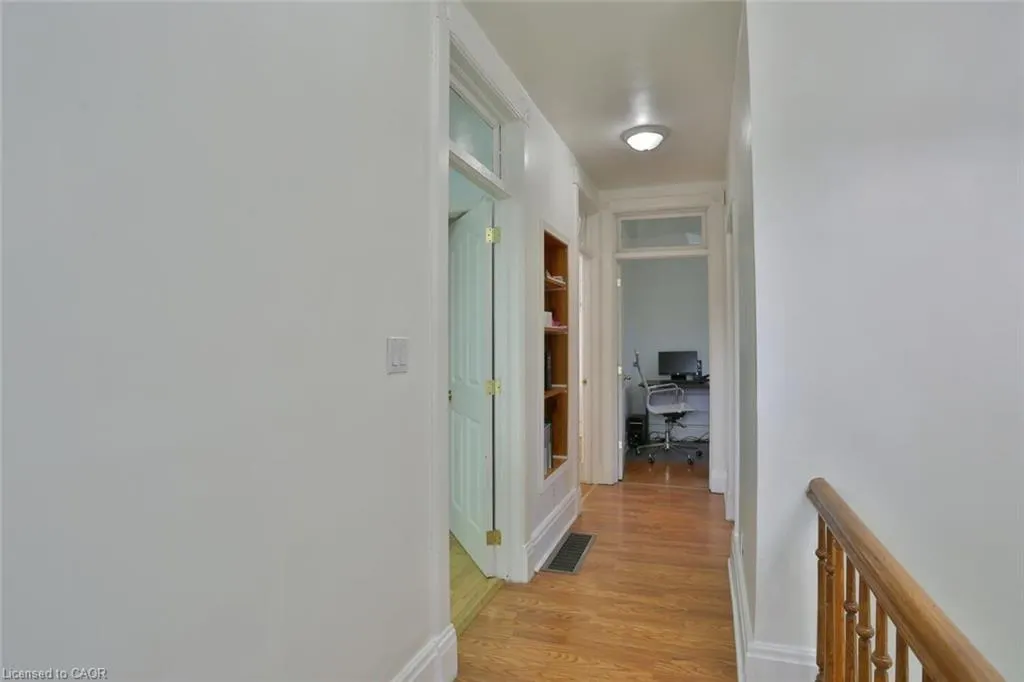 127 Duke Street E