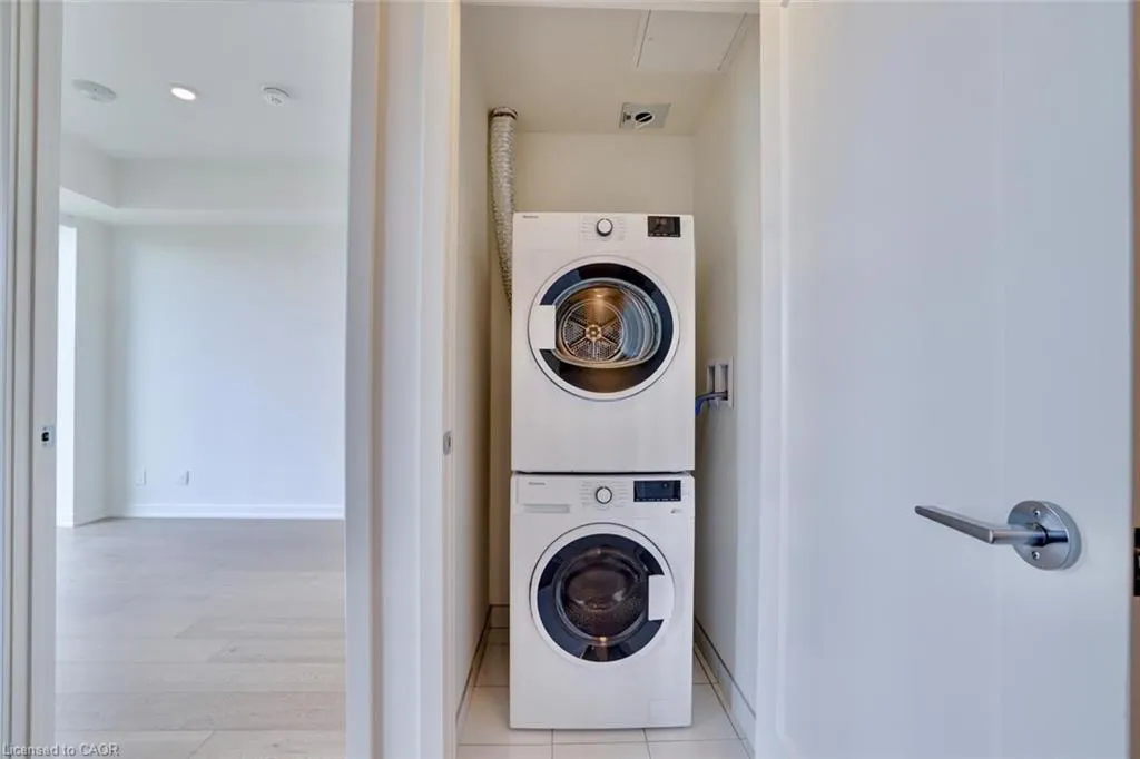 3079 Trafalgar Road, #1106