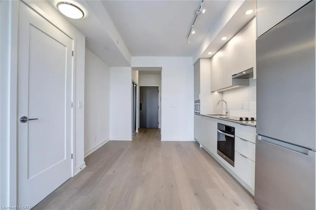 3079 Trafalgar Road, #1106