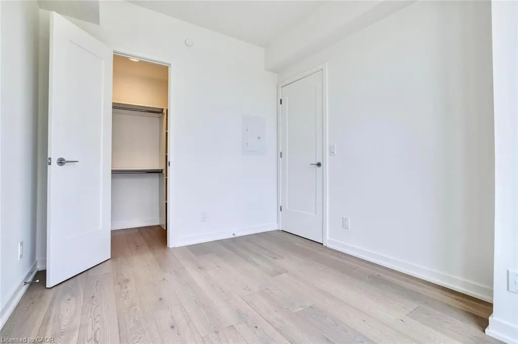 3079 Trafalgar Road, #1106