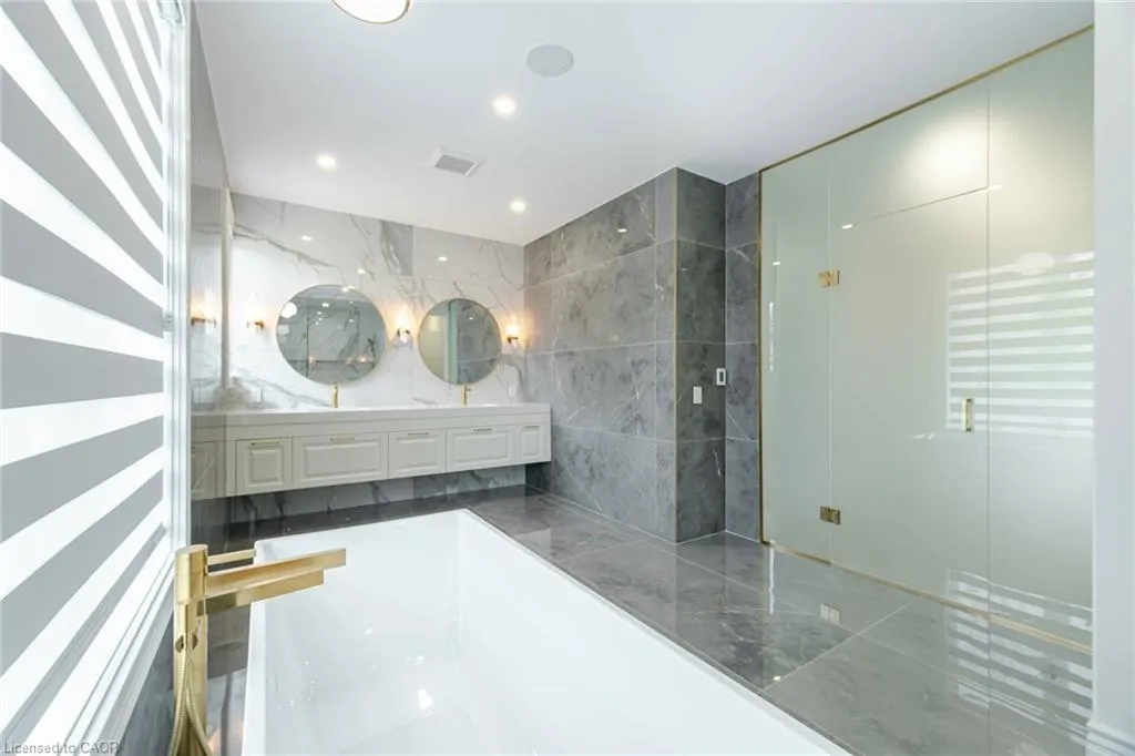 2014 Lakeshore Road W