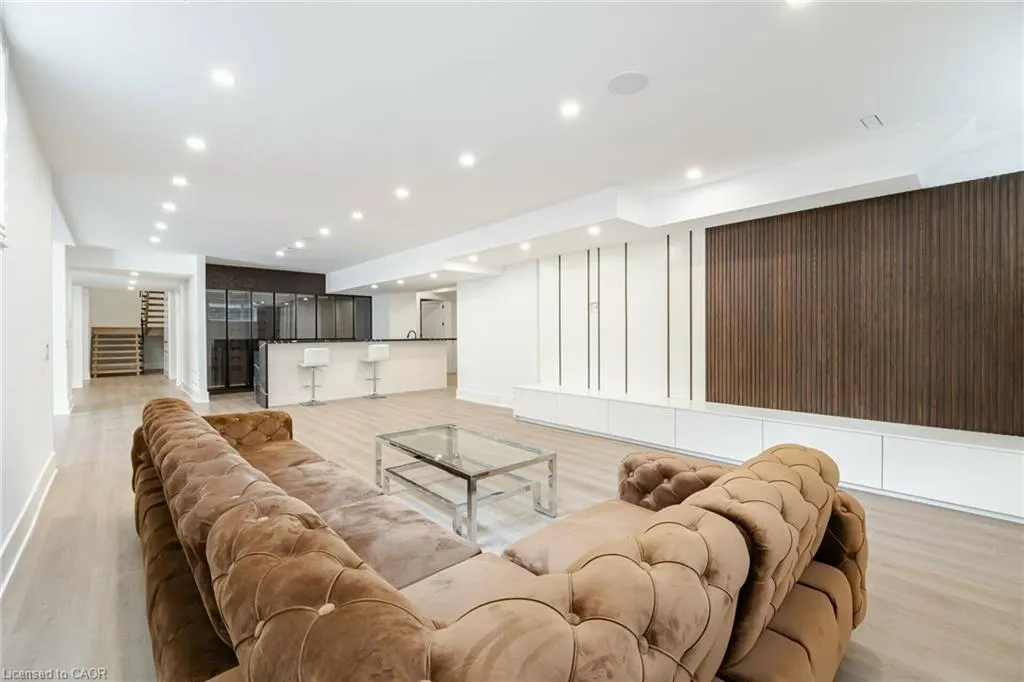 2014 Lakeshore Road W