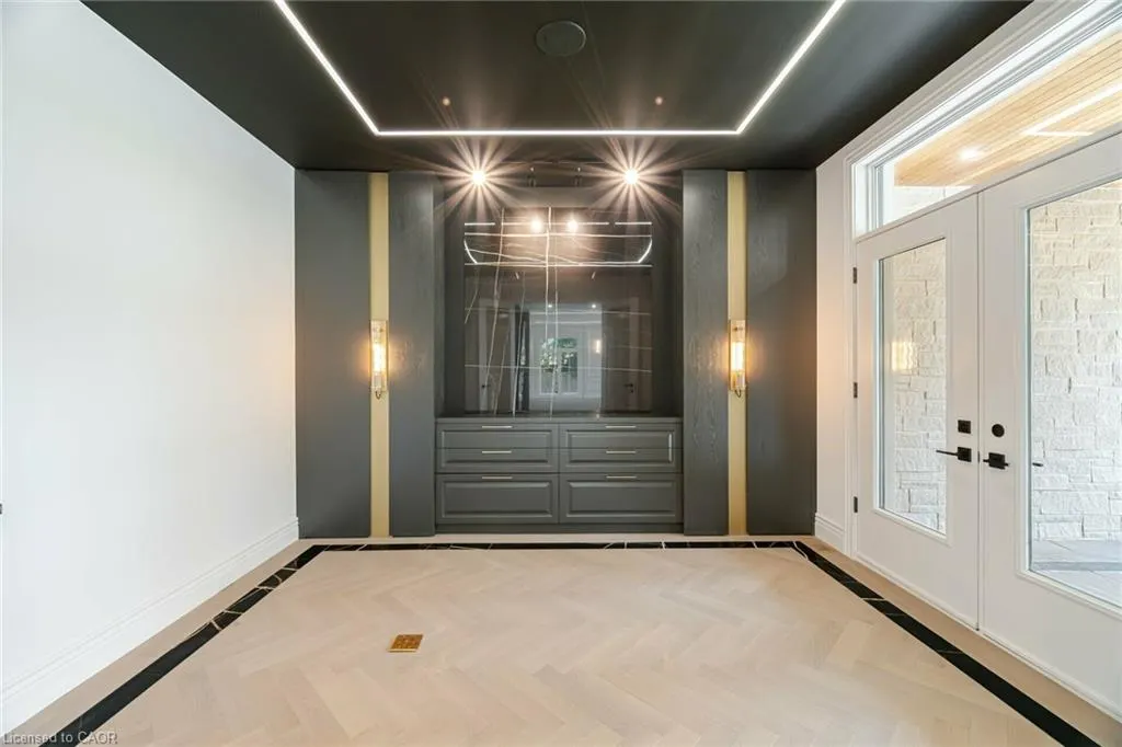 2014 Lakeshore Road W