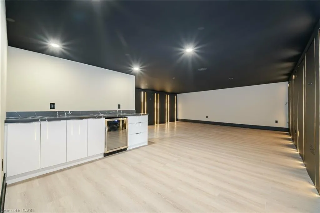 2014 Lakeshore Road W