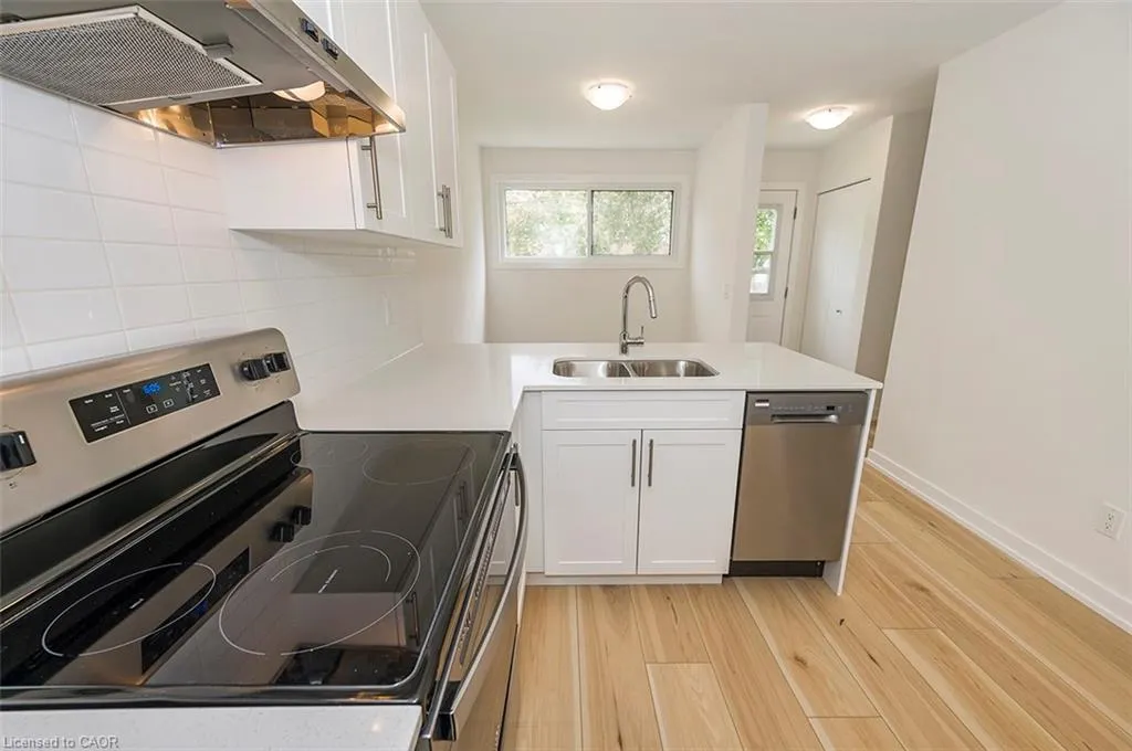 73 Woodman Drive N