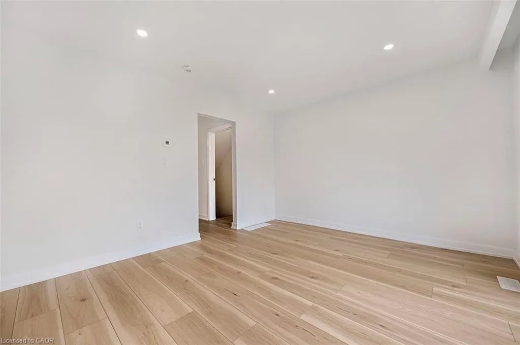 73 Woodman Drive N