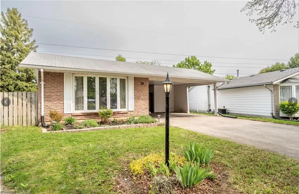 38 Jay Court, #UPPER