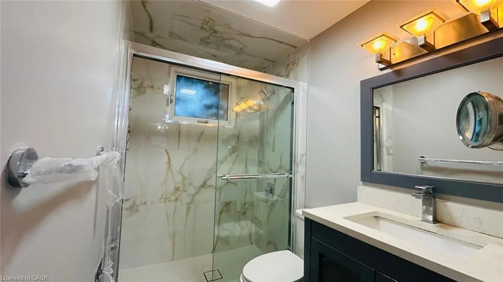 38 Jay Court, #UPPER